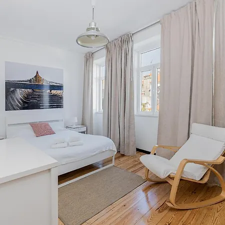 A In Blue אבאירו